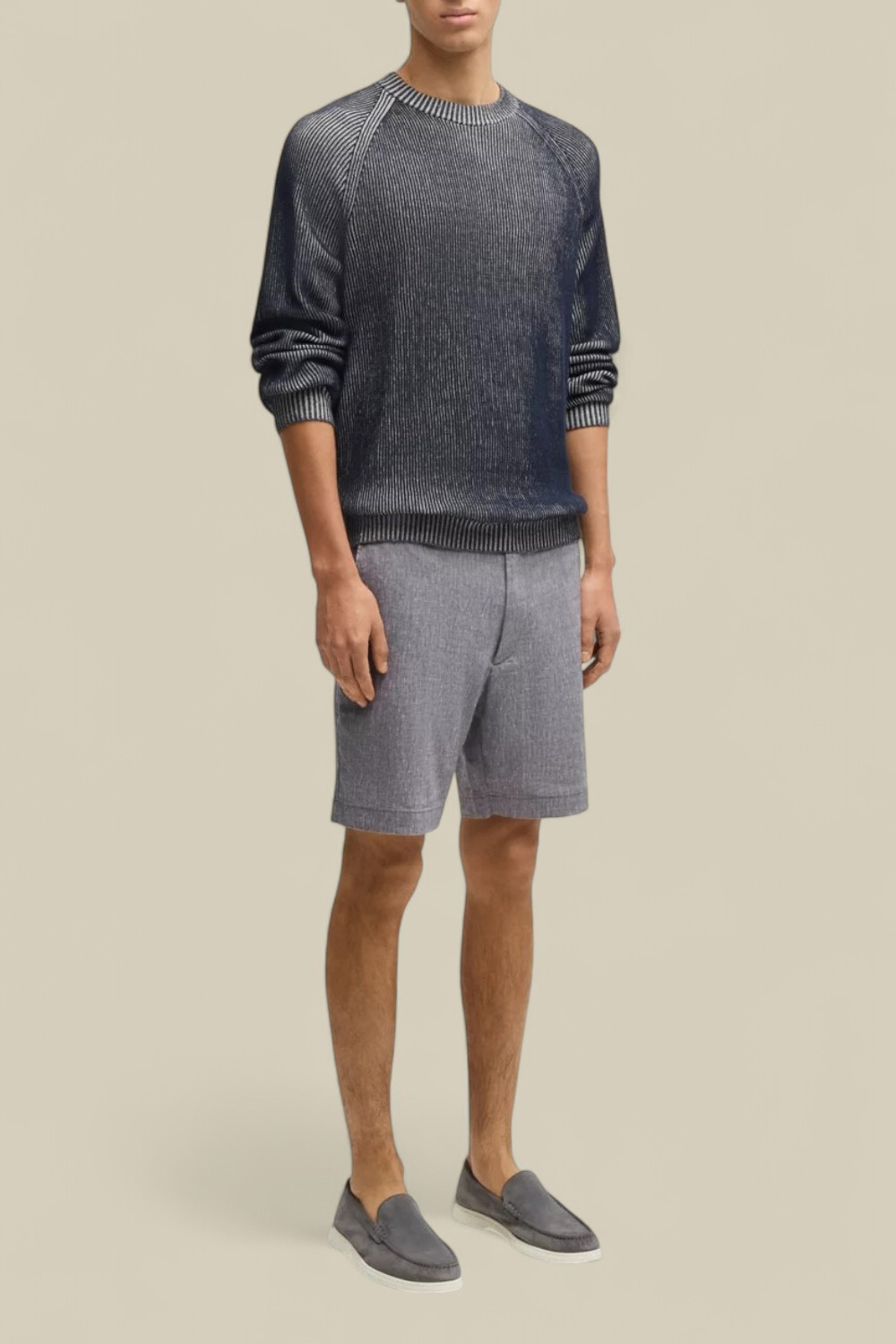 תמונת כל הלוק של מכנסיים קצרים